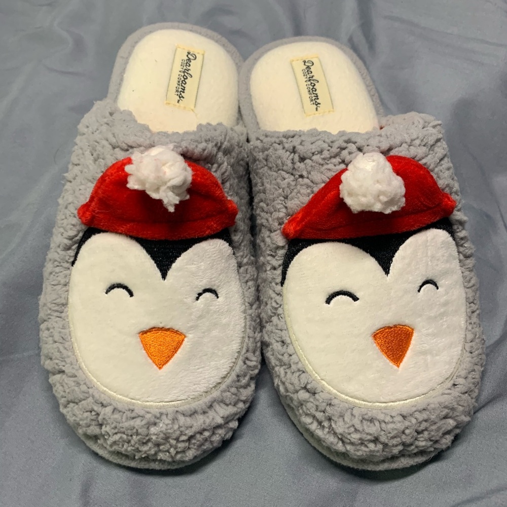 Dearfoams Gray Fuzzy Slippers